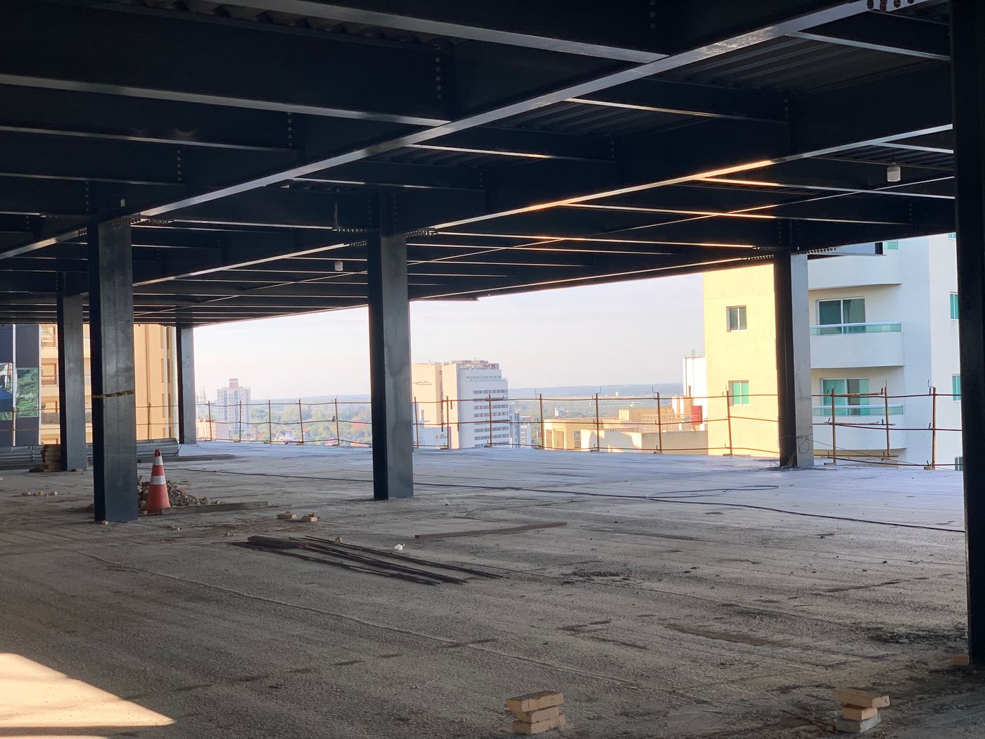 Estructura metálica de oficinas