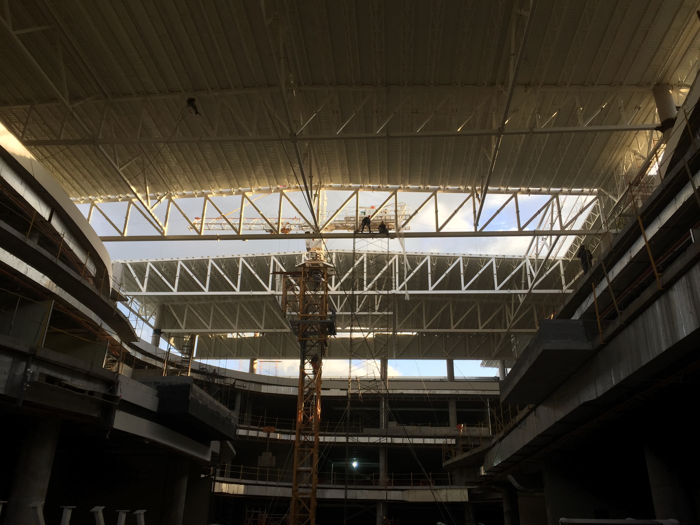 Fase de obra gris, centro comercial